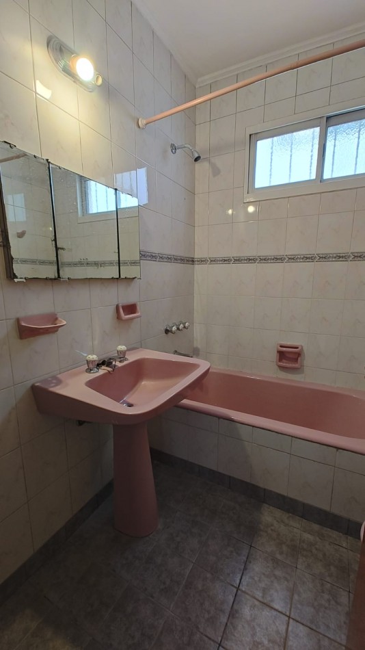 CASA 4 DORMITORIOS EN ALQUILER | CENTRO OESTE NEUQUEN
