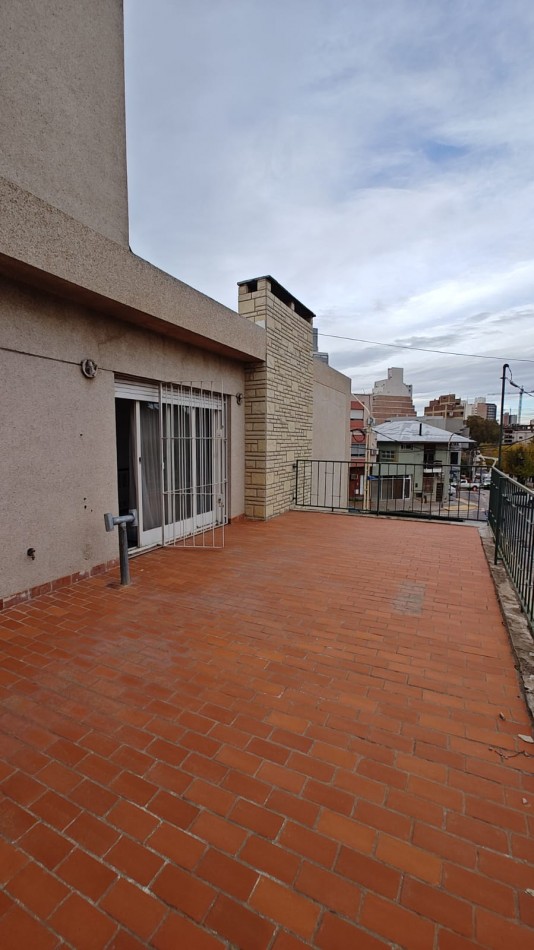 CASA 4 DORMITORIOS EN ALQUILER | CENTRO OESTE NEUQUEN