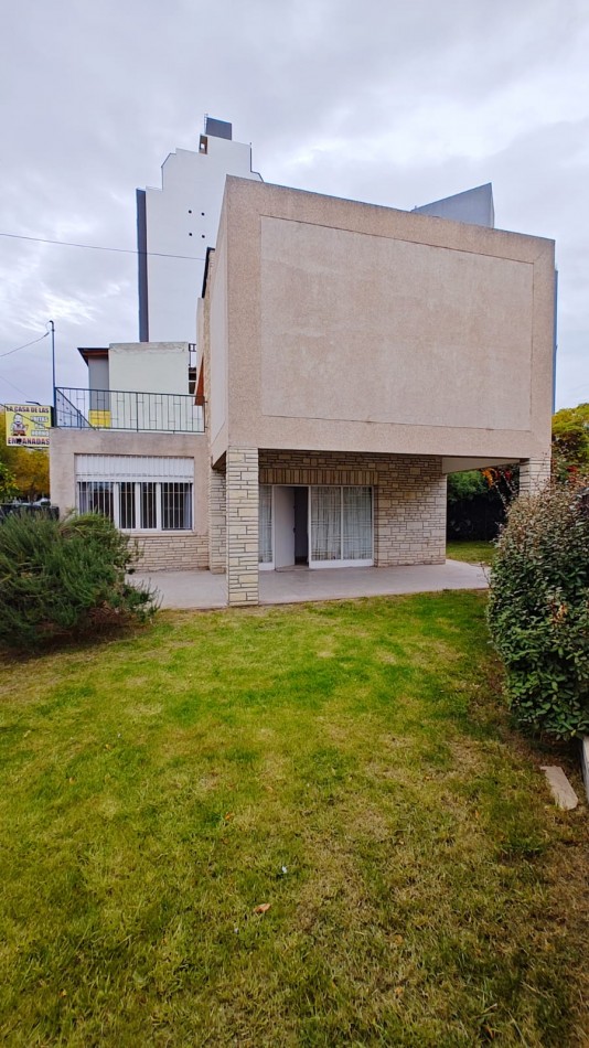 CASA 4 DORMITORIOS EN ALQUILER | CENTRO OESTE NEUQUEN