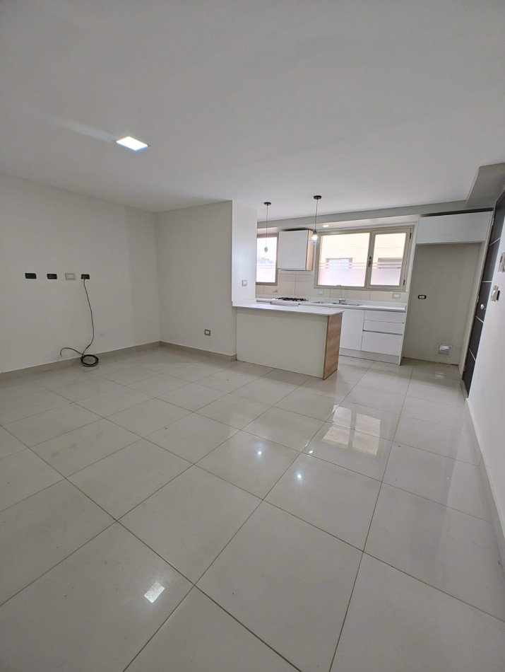 DEPARTAMENTO 1 DORMITORIO CON COCHERA CUBIERTA EN ALQUILER - TORRE VITRUVIO | CENTRO OESTE NEUQUEN
