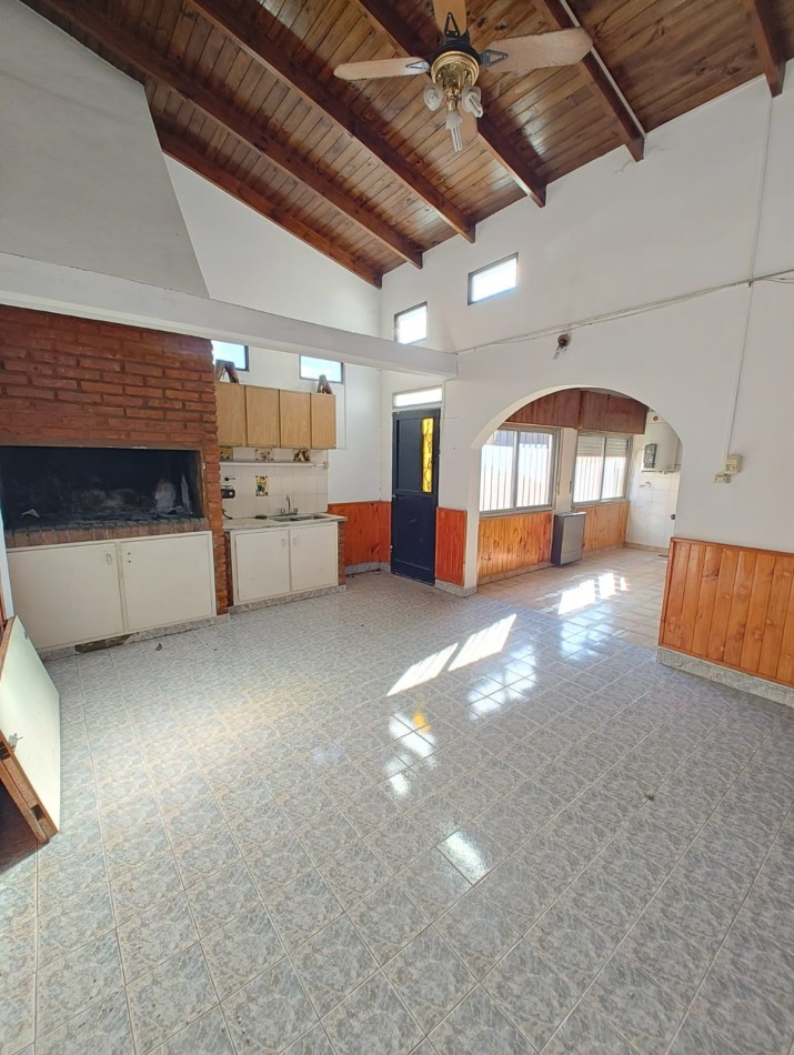 CASA 4 DORMITORIOS EN ALQUILER | BARRIO VILLA MARIA | NEUQUEN