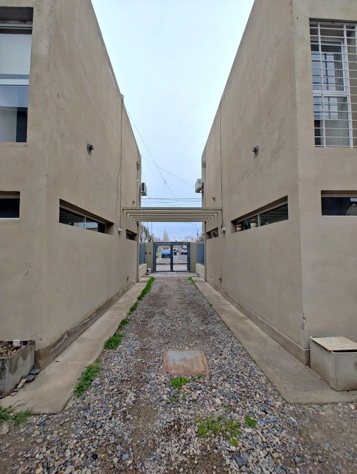 DUPLEX DOS DORMITORIOS CON ENTRADA VEHICULAR Y PARRILLA EN ALQUILER | ZONA RIO GRANDE | NEUQUEN