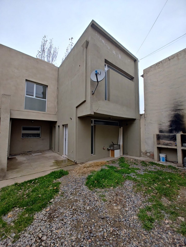 DUPLEX DOS DORMITORIOS CON ENTRADA VEHICULAR Y PARRILLA EN ALQUILER | ZONA RIO GRANDE | NEUQUEN