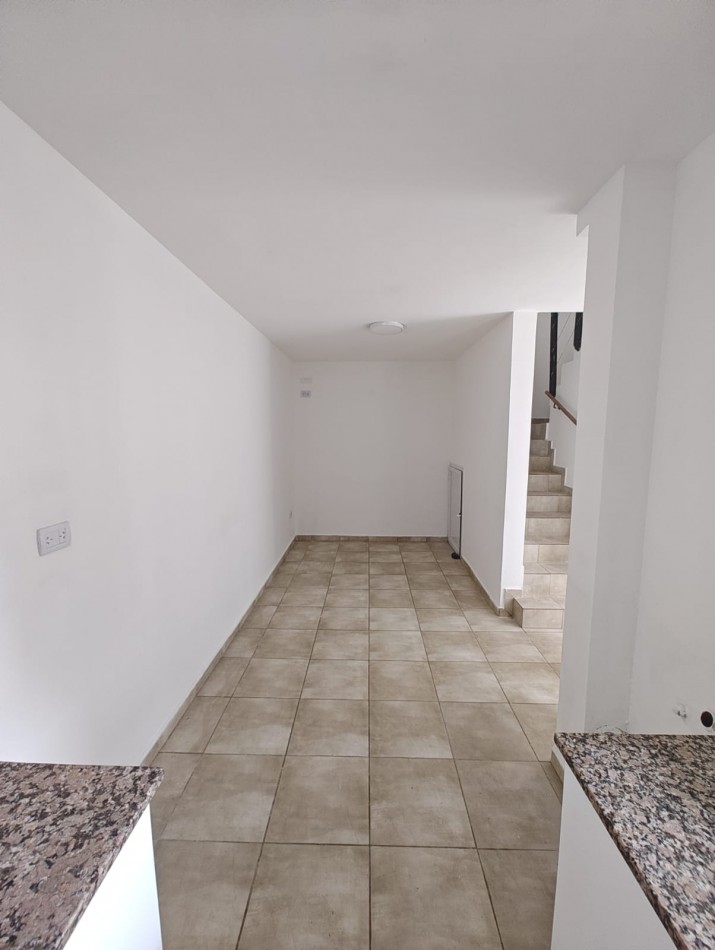 DUPLEX DOS DORMITORIOS CON ENTRADA VEHICULAR Y PARRILLA EN ALQUILER | ZONA RIO GRANDE | NEUQUEN