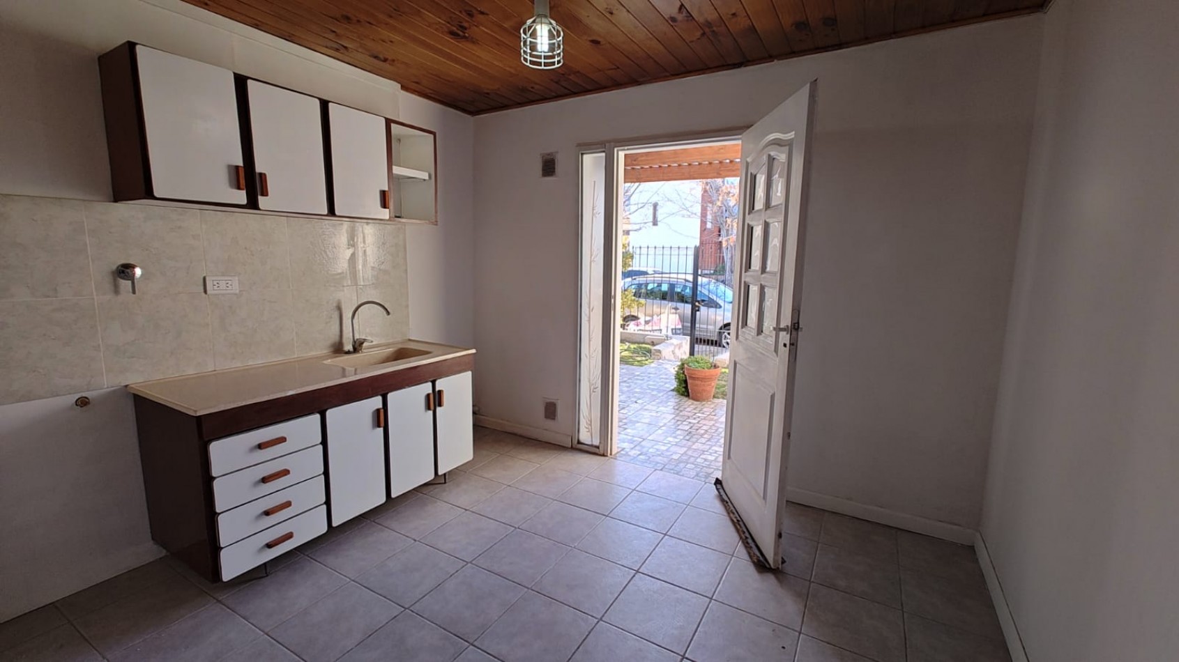 DEPARTAMENTO 1 DORMITORIO CON PATIO EN ALQUIILER | NEUQUEN