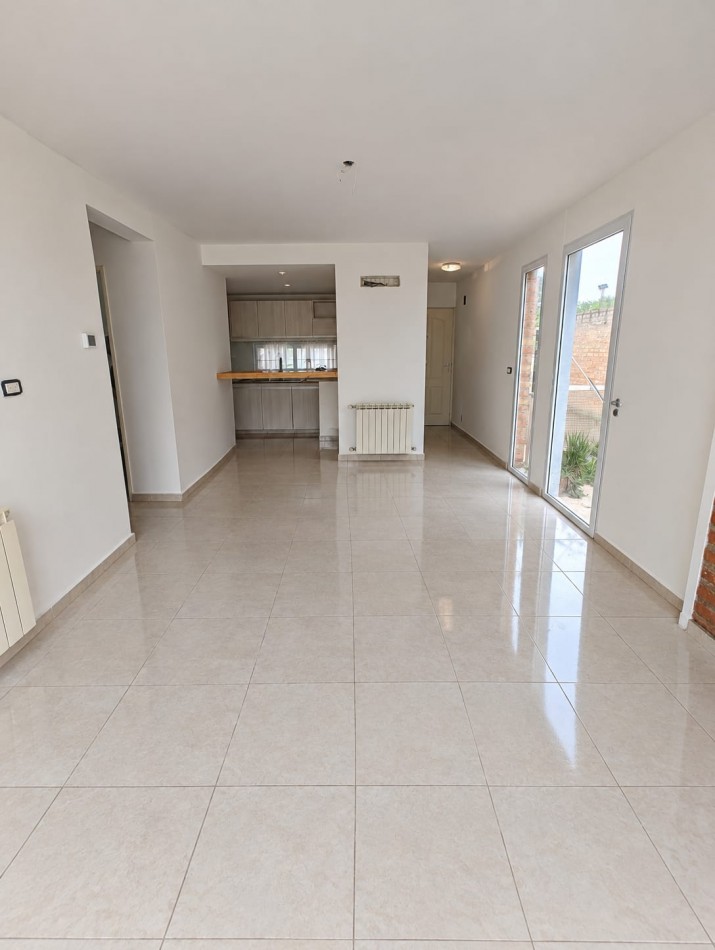 DUPLEX DOS DORMITORIOS CON ENTRADA VEHICULAR, PATIO Y PARRILLA EN ALQUILER | BARRIO PRIVADO PUEBLO DEL SOL | NEUQUEN