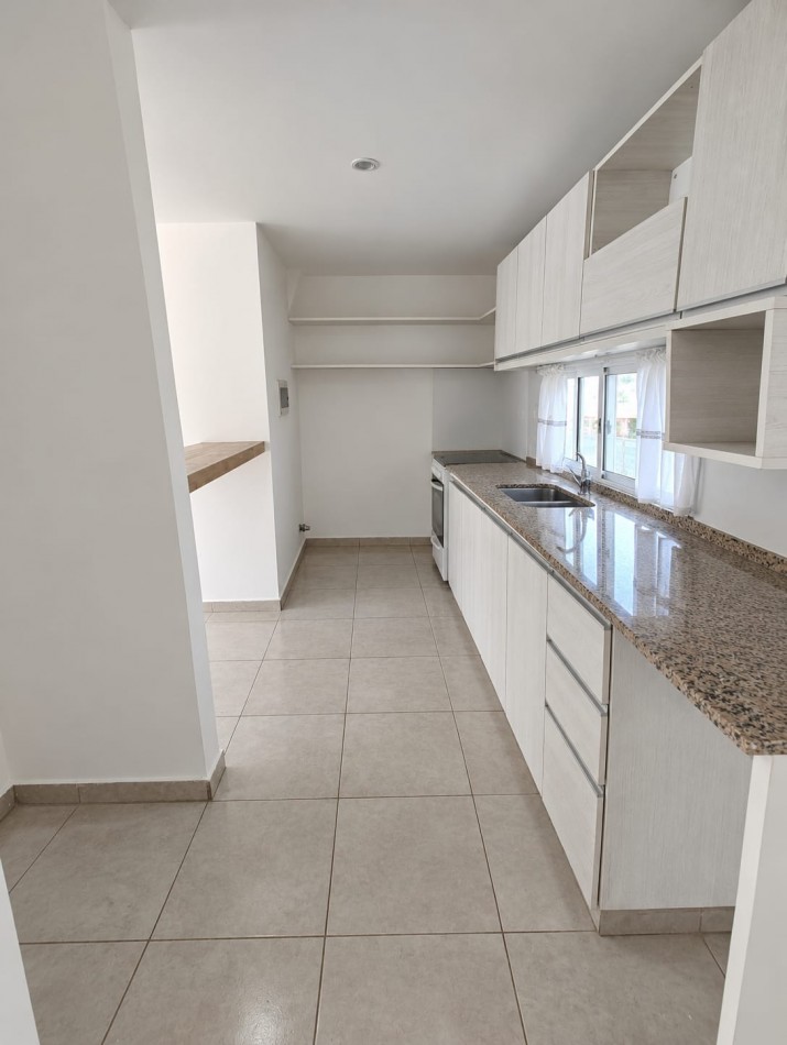 DUPLEX DOS DORMITORIOS CON ENTRADA VEHICULAR, PATIO Y PARRILLA EN ALQUILER | BARRIO PRIVADO PUEBLO DEL SOL | NEUQUEN