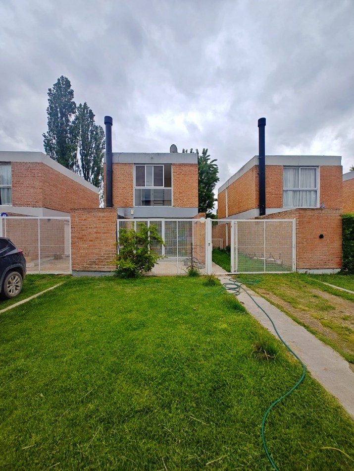 DUPLEX DOS DORMITORIOS CON ENTRADA VEHICULAR, PATIO Y PARRILLA EN ALQUILER | BARRIO PRIVADO PUEBLO DEL SOL | NEUQUEN