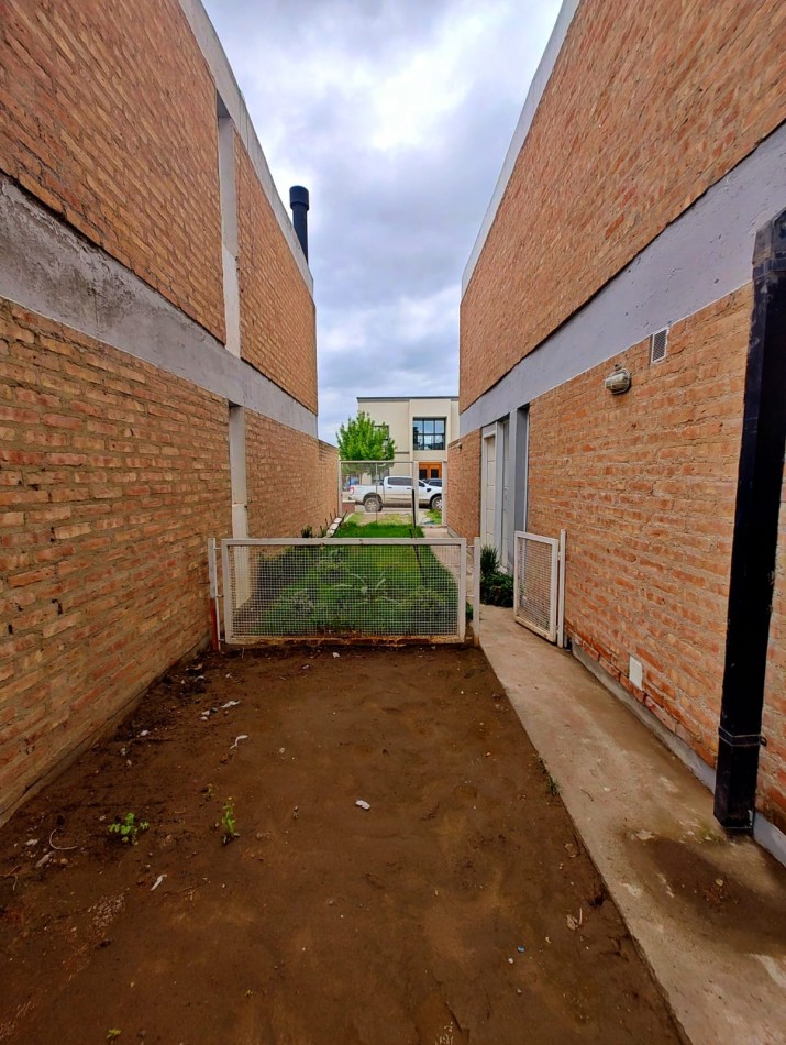 DUPLEX DOS DORMITORIOS CON ENTRADA VEHICULAR, PATIO Y PARRILLA EN ALQUILER | BARRIO PRIVADO PUEBLO DEL SOL | NEUQUEN
