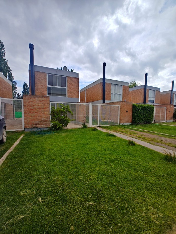 DUPLEX DOS DORMITORIOS CON ENTRADA VEHICULAR, PATIO Y PARRILLA EN ALQUILER | BARRIO PRIVADO PUEBLO DEL SOL | NEUQUEN