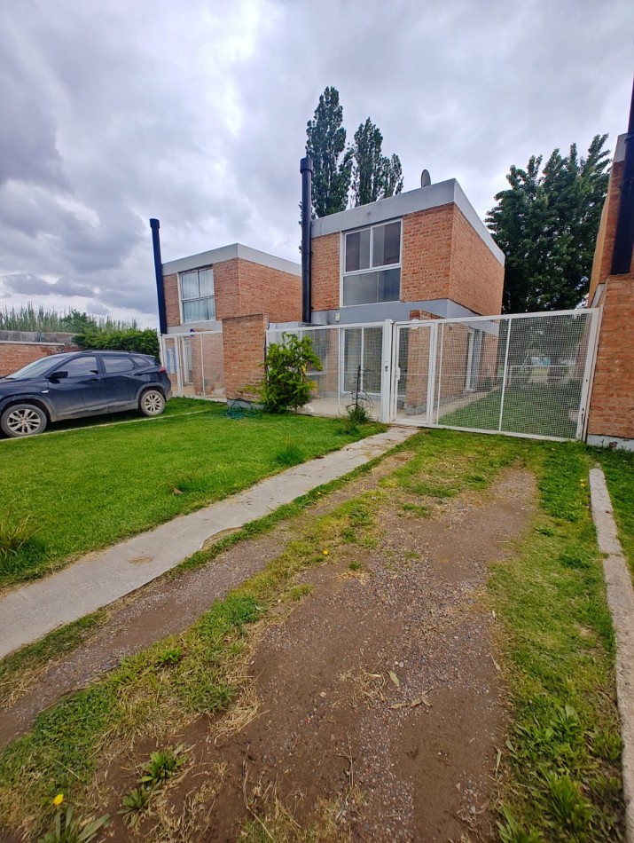 DUPLEX DOS DORMITORIOS CON ENTRADA VEHICULAR, PATIO Y PARRILLA EN ALQUILER | BARRIO PRIVADO PUEBLO DEL SOL | NEUQUEN