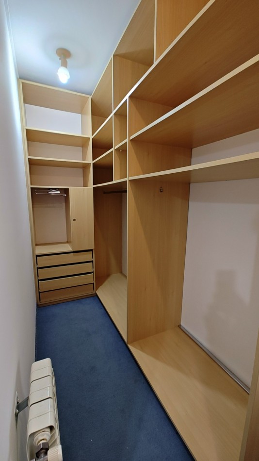 CASA 4 DORMITORIOS CON PILETA - BARRIO SANTA GENOVEVA - ALQUILER