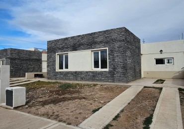 CASA EN ALQUILER A ESTRENAR - BARRIO PRIVADO CASAS DE LA FALDA (Cipolletti)